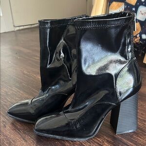 Qupid Shiny Black Heeled Boots